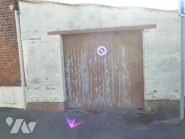 Maison 7 pièces, cour, garage séparé.