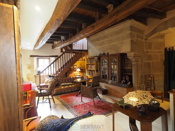 Grande demeure 17ème siècle 9 chambres avec jardin bucolique abrité des regards