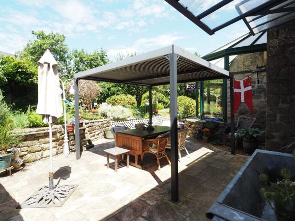 Grande demeure 17ème siècle 9 chambres avec jardin bucolique abrité des regards