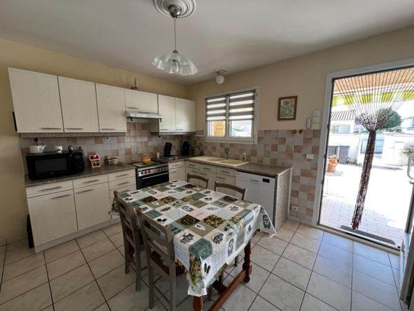 Maison de Plain Pied, 2 chambres, terrain piscinable, Garage