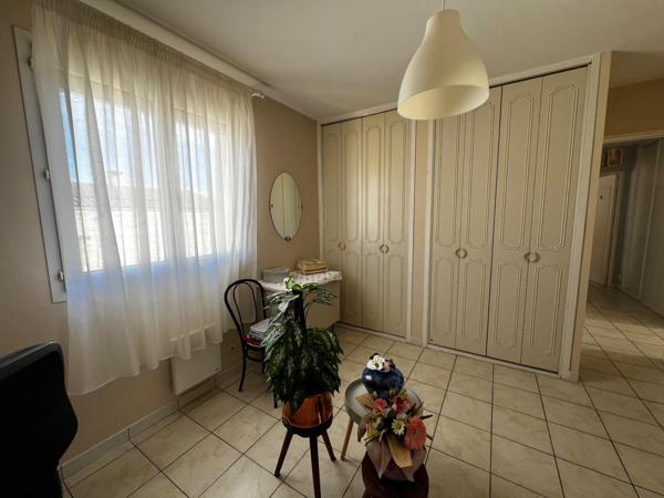 Maison de Plain Pied, 2 chambres, terrain piscinable, Garage