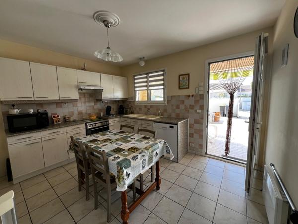 Maison de Plain Pied, 2 chambres, terrain piscinable, Garage