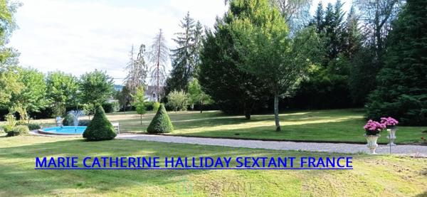 NICHE EN HAUTEUR MAGNIFIQUE CHATEAU SUR 7700 M2 AVEC SA SOURCE