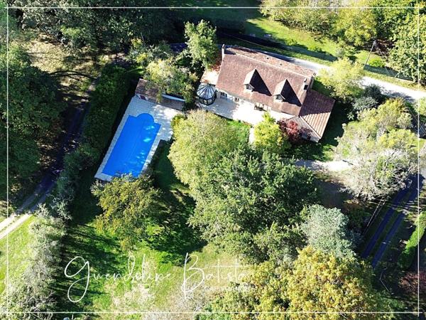 Maison en Pierre 4 chambres - Terrain 2229m2 avec Piscine 10x5