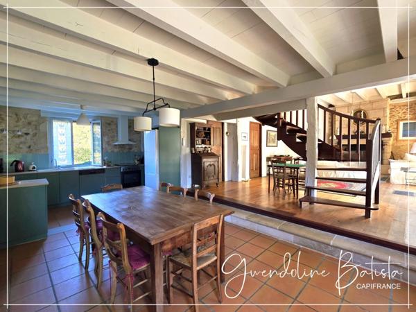 Maison en Pierre 4 chambres - Terrain 2229m2 avec Piscine 10x5