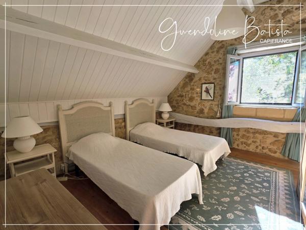 Maison en Pierre 4 chambres - Terrain 2229m2 avec Piscine 10x5