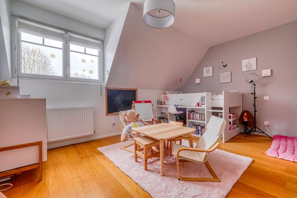 Maison Magny Le Hongre 10 pièce(s) 374 m2