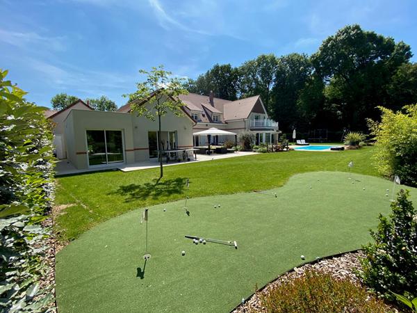 Maison Magny Le Hongre 10 pièce(s) 374 m2