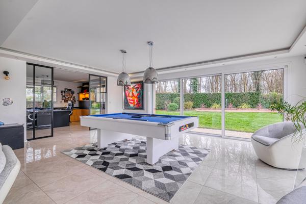 Maison Magny Le Hongre 10 pièce(s) 374 m2