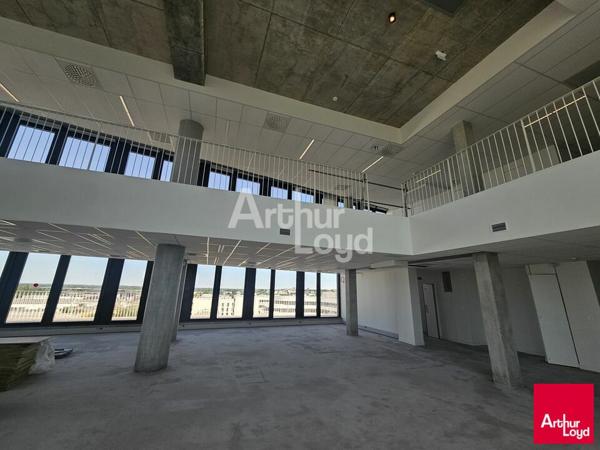 Angers Saint Serge, unique : plateau de bureaux en duplex de 1 003,41 m² à vendre