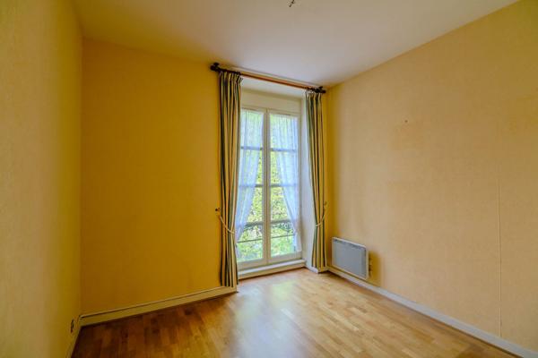 Appartement Nevers, hyper centre, 2 chambres, ascenseur, 2H30 de PARIS, douche
