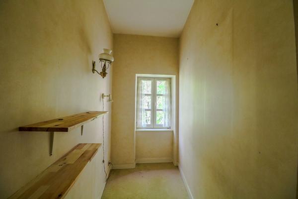 Appartement Nevers, hyper centre, 2 chambres, ascenseur, 2H30 de PARIS, douche