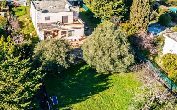 Maison à vendre    5 pièces • 164 m2 La Gaude