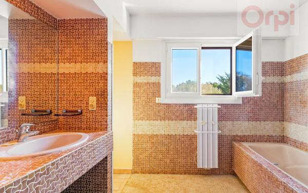 Maison à vendre    5 pièces • 164 m2 La Gaude