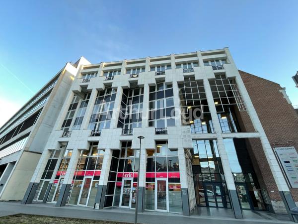 Bureaux rénovés avec terrasse à vendre dans le centre de Lille - Immeuble Caryatides