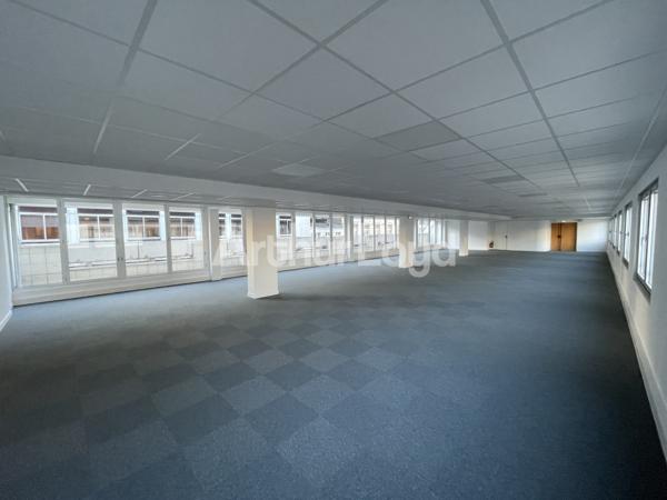 Bureaux rénovés avec terrasse à vendre dans le centre de Lille - Immeuble Caryatides
