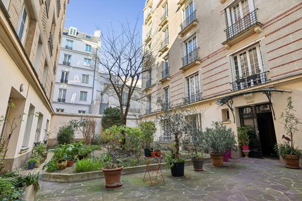 Bureaux à louer à PARIS 75009