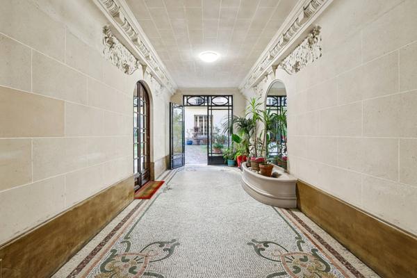 Bureaux à louer à PARIS 75009