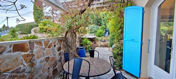 CAVALAIRE SUR MER (83) - PROPRIETE SANS TRAVAUX AVEC PISCINE - 1 MAISON PRINCIPALE ET 1 APPARTEMENT LOFT