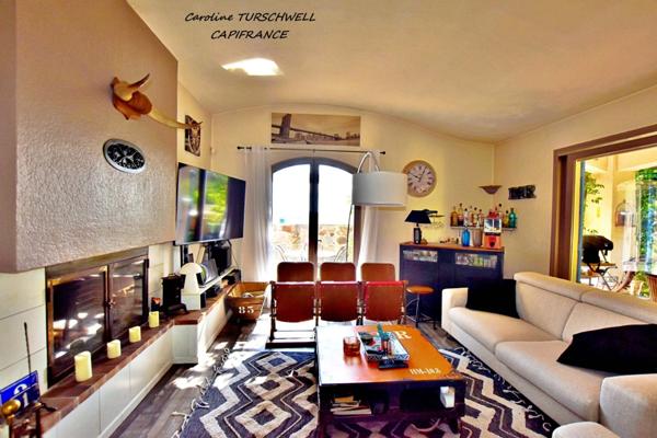 CAVALAIRE SUR MER (83) - PROPRIETE SANS TRAVAUX AVEC PISCINE - 1 MAISON PRINCIPALE ET 1 APPARTEMENT LOFT