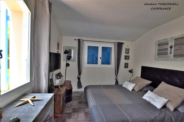 CAVALAIRE SUR MER (83) - PROPRIETE SANS TRAVAUX AVEC PISCINE - 1 MAISON PRINCIPALE ET 1 APPARTEMENT LOFT