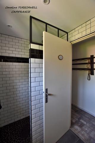 CAVALAIRE SUR MER (83) - PROPRIETE SANS TRAVAUX AVEC PISCINE - 1 MAISON PRINCIPALE ET 1 APPARTEMENT LOFT