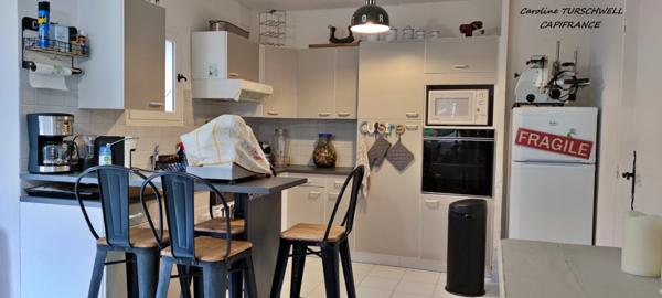 CAVALAIRE SUR MER (83) - PROPRIETE SANS TRAVAUX AVEC PISCINE - 1 MAISON PRINCIPALE ET 1 APPARTEMENT LOFT