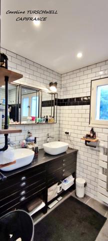 CAVALAIRE SUR MER (83) - PROPRIETE SANS TRAVAUX AVEC PISCINE - 1 MAISON PRINCIPALE ET 1 APPARTEMENT LOFT