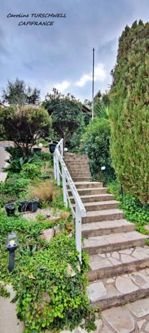 CAVALAIRE SUR MER (83) - PROPRIETE SANS TRAVAUX AVEC PISCINE - 1 MAISON PRINCIPALE ET 1 APPARTEMENT LOFT