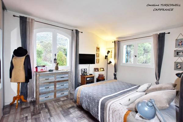 CAVALAIRE SUR MER (83) - PROPRIETE SANS TRAVAUX AVEC PISCINE - 1 MAISON PRINCIPALE ET 1 APPARTEMENT LOFT