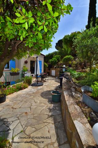 CAVALAIRE SUR MER (83) - PROPRIETE SANS TRAVAUX AVEC PISCINE - 1 MAISON PRINCIPALE ET 1 APPARTEMENT LOFT