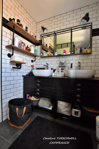 CAVALAIRE SUR MER (83) - PROPRIETE SANS TRAVAUX AVEC PISCINE - 1 MAISON PRINCIPALE ET 1 APPARTEMENT LOFT