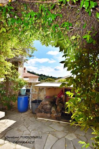 CAVALAIRE SUR MER (83) - PROPRIETE SANS TRAVAUX AVEC PISCINE - 1 MAISON PRINCIPALE ET 1 APPARTEMENT LOFT