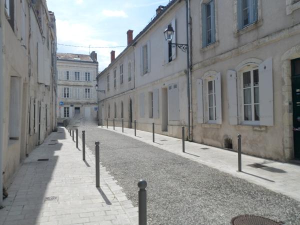 THE COSY FLAT MARKET