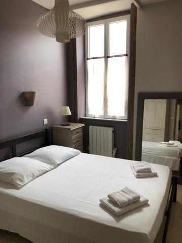 THE COSY FLAT MARKET