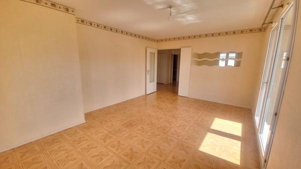 Appartement Torcy 3 pièces secteur des Lacs .