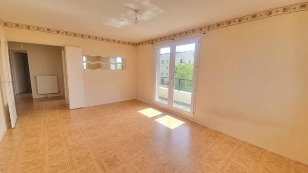 Appartement Torcy 3 pièces secteur des Lacs .