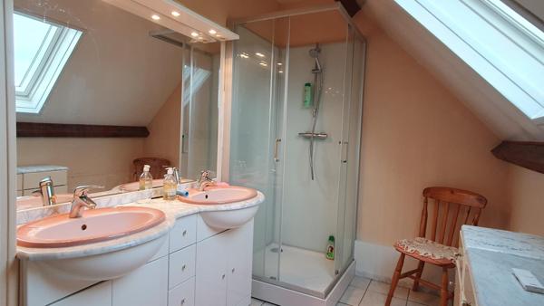 Confortable maison, village avec école et commerces