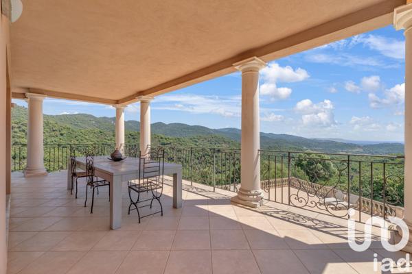 Maison à vendre 9 pièces 306 m² Les Adrets-de-l'Estérel