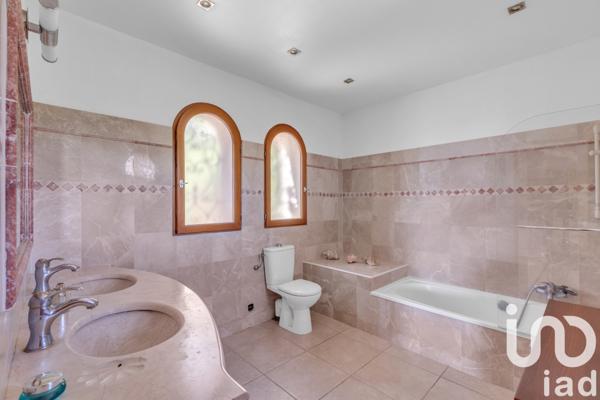 Maison à vendre 9 pièces 306 m² Les Adrets-de-l'Estérel