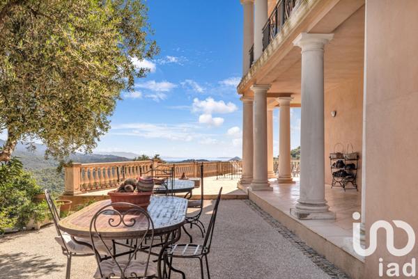 Maison à vendre 9 pièces 306 m² Les Adrets-de-l'Estérel