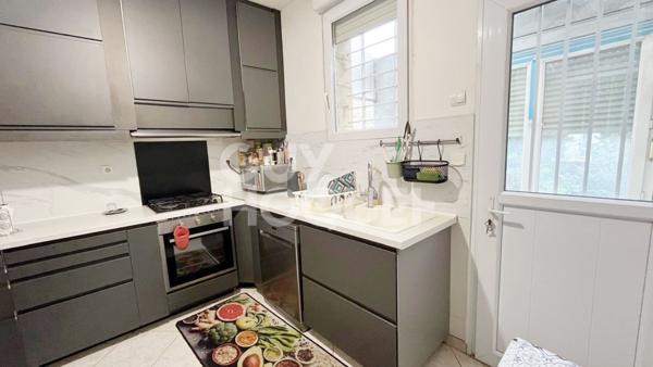 Maison de caractère - 11 pièces - 217 m2 - jardin