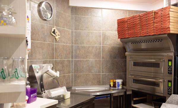 Fonds De Commerce - 140 m²