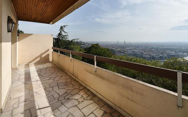 Appartement à louer    5 pièces •  Sainte-Foy-lès-Lyon