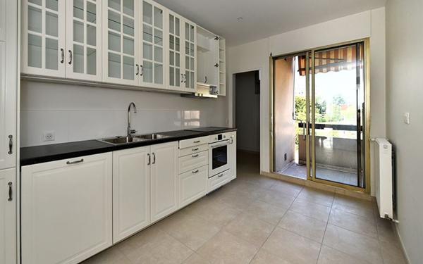 Appartement à louer    5 pièces •  Sainte-Foy-lès-Lyon