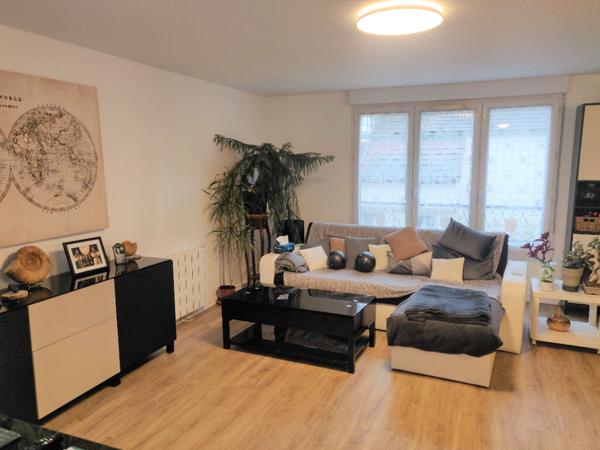 Appartement de 97 m² à Arpajon de 6 pièces, 3 chambres, 1 BOX