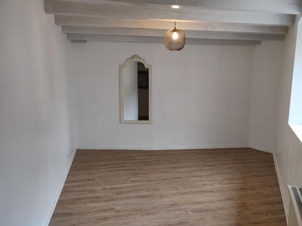 Appartement de 97 m² à Arpajon de 6 pièces, 3 chambres, 1 BOX