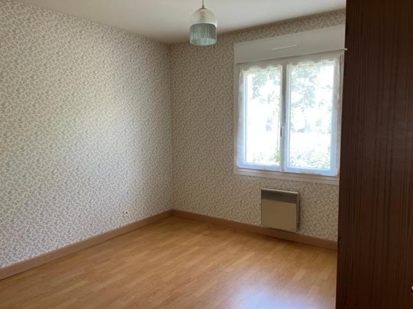 PAVILLON DE PLAIN PIED DE 1992, 77 M² - SECTEUR VAL DU MAINE / 53340