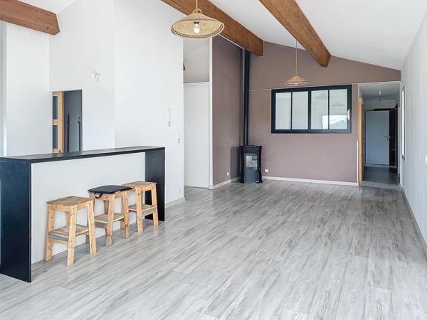 Maison en bois avec vue extraordinaire