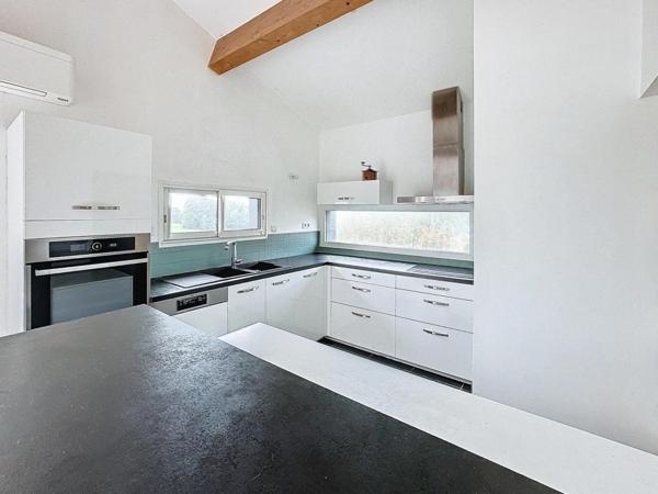 Maison en bois avec vue extraordinaire